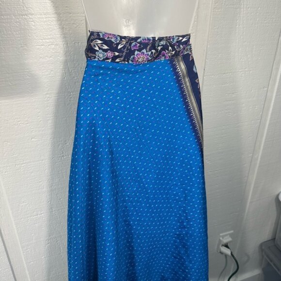 Darn Good Yarn Women’s Blue Silk Sari/ Wrap Skirt One Size NWT - Picture 9 of 11